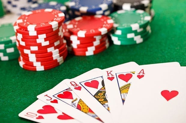 Comment organiser une soirée poker entre adultes ?