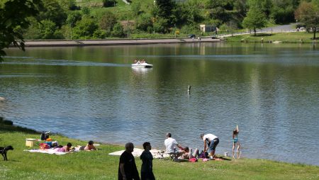 Bel Air Village – Les Demeures du Lac : Luxe et Sérénité au Cœur du Jeu