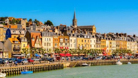 Deauville et ses charmes : À la découverte du marché local et de l’effervescence culturelle